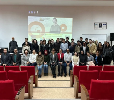 ‘İyiliği Markalaştırmak’ konulu konferans düzenlendi