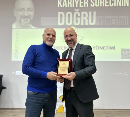 Kariyer yolculuğunda doğru yöntem: Kendini tanı, alanını inşa et