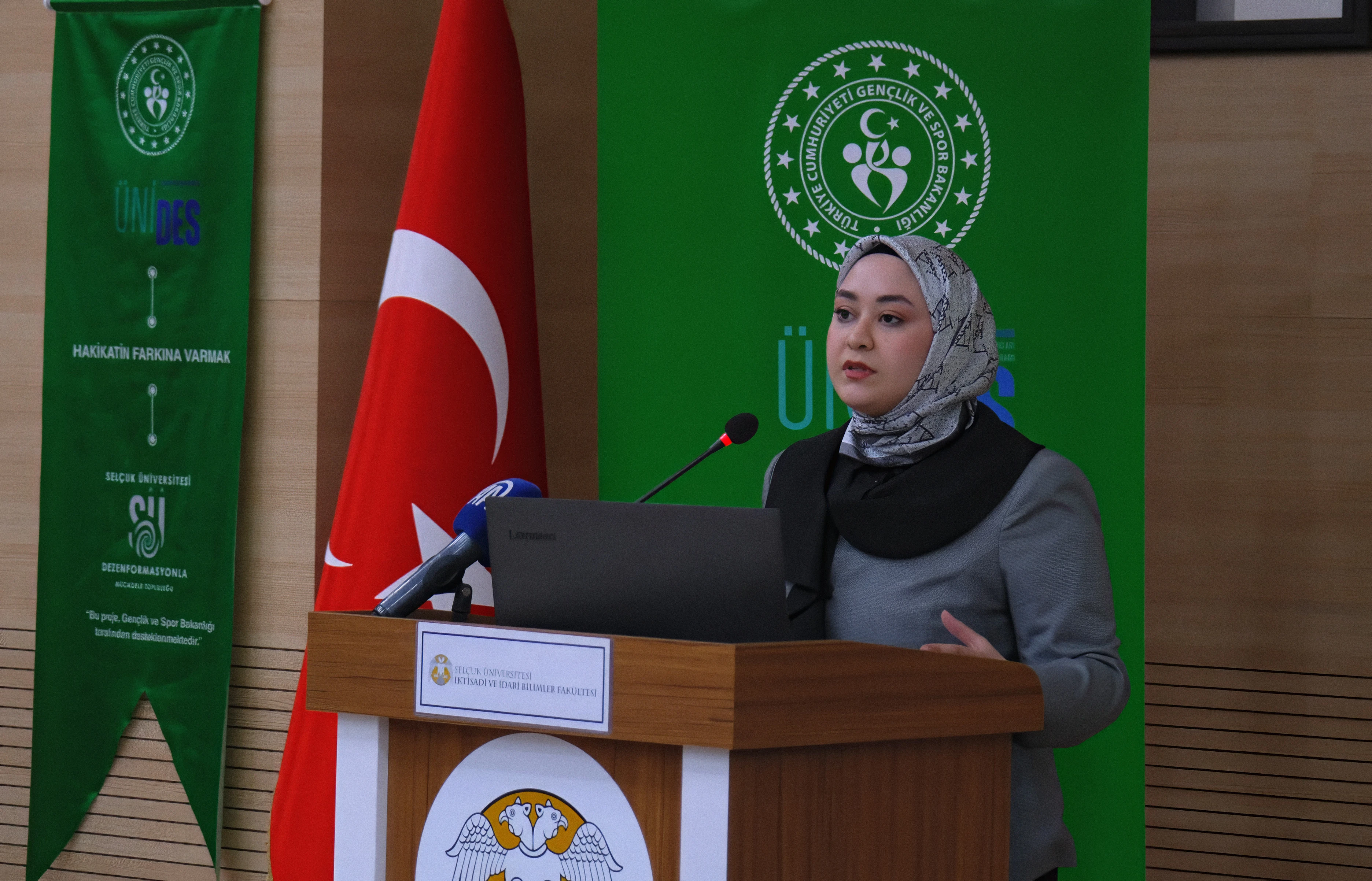 Selçuk Üniversitesinde dijital çağın tehdidi ele alındı: ‘Hakikatin Farkına Varmak’