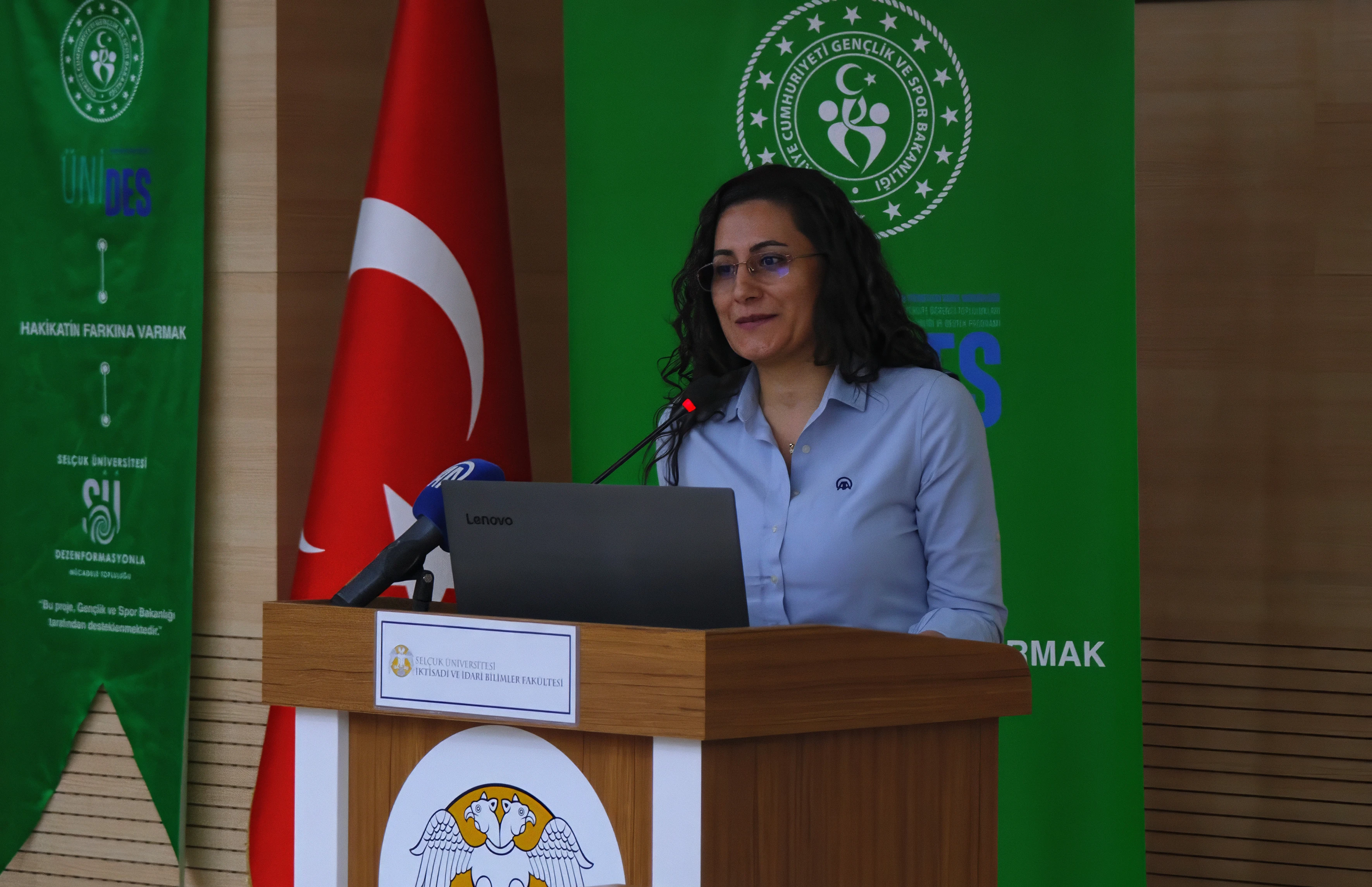 Selçuk Üniversitesinde dijital çağın tehdidi ele alındı: ‘Hakikatin Farkına Varmak’