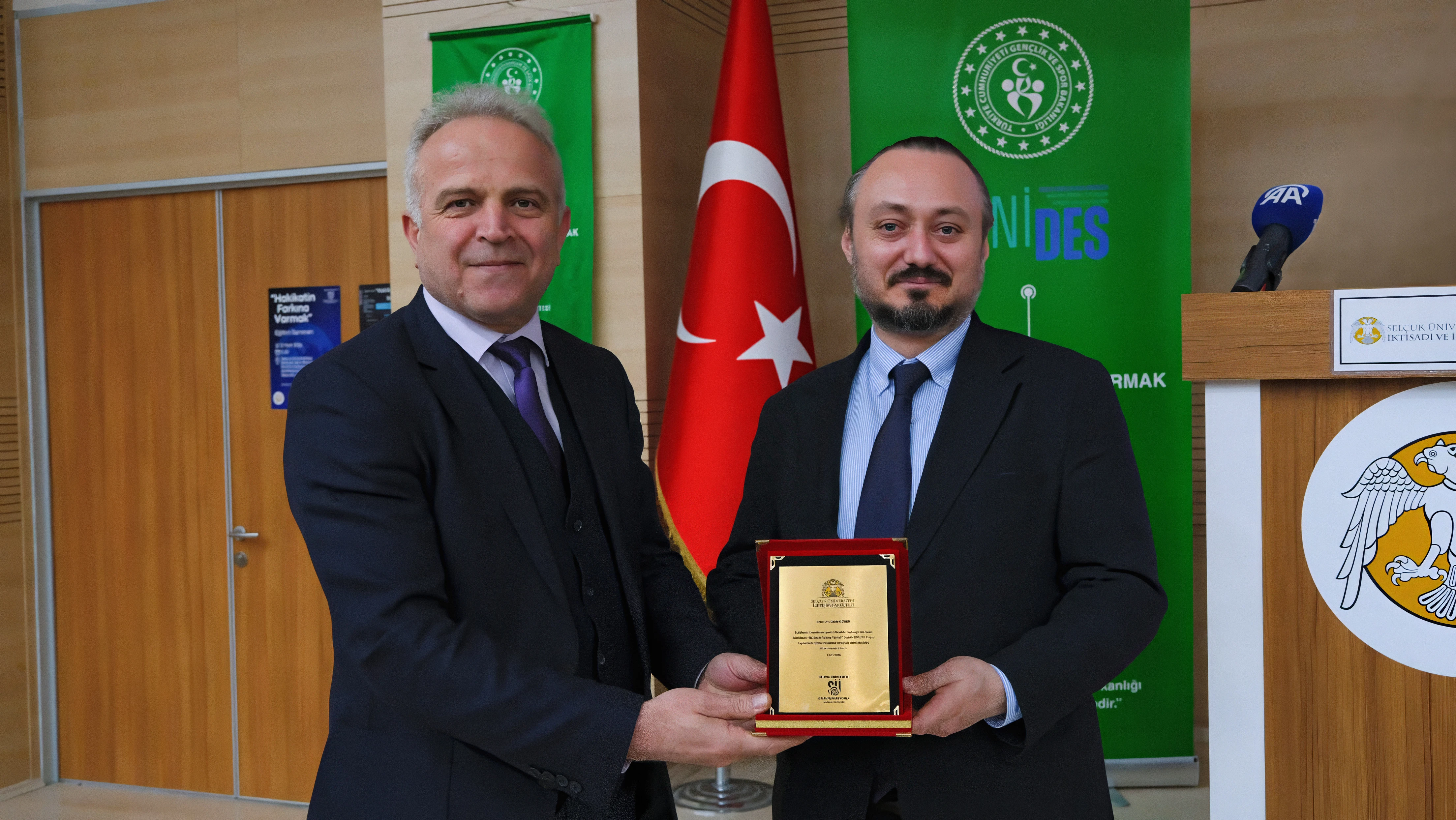 Selçuk Üniversitesinde dijital çağın tehdidi ele alındı: ‘Hakikatin Farkına Varmak’