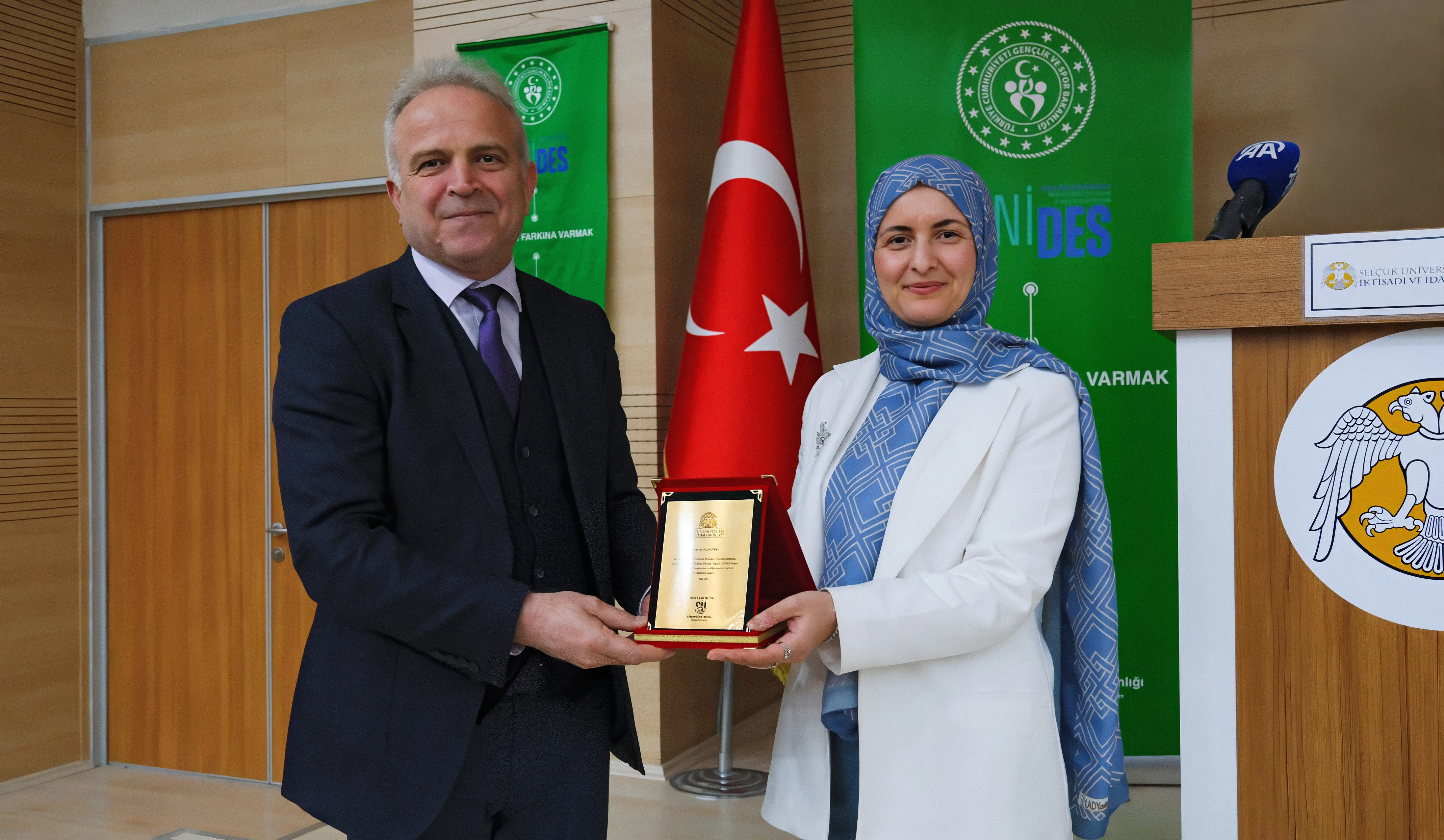 Selçuk Üniversitesinde dijital çağın tehdidi ele alındı: ‘Hakikatin Farkına Varmak’