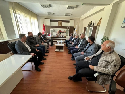 Cumhur İttifakı Ak Parti Ilgın Belediye Başkan Adayı Ömer APİL ve yönetim ekibi, Meslek Yüksekokulumuzu ziyaret etmişlerdir.