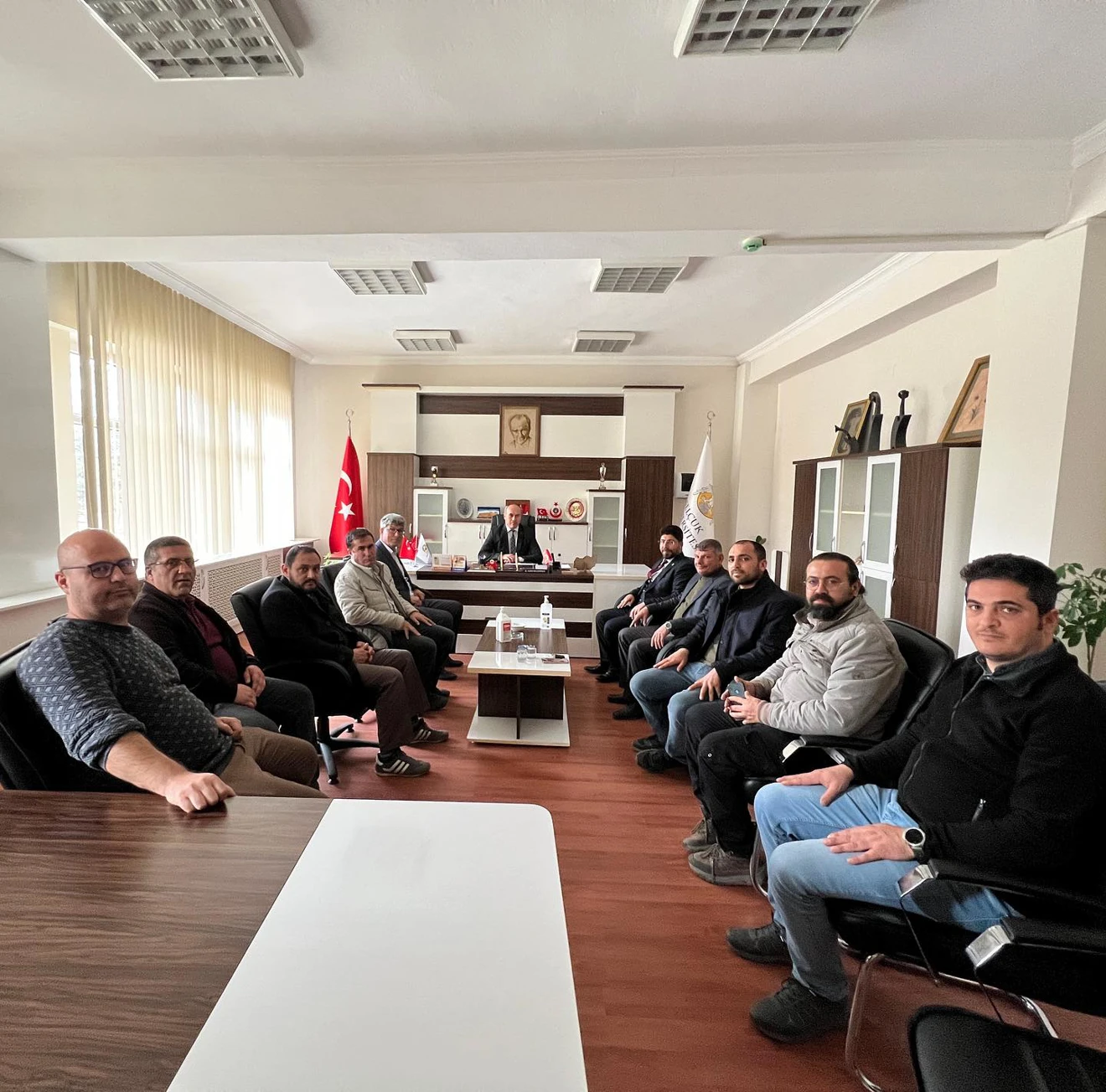 Yeniden Refah Partisi Ilgın Belediye Başkan Adayı Mehmet İLBAY ve yönetim ekibi, Meslek Yüksekokulumuzu ziyaret etmişlerdir.