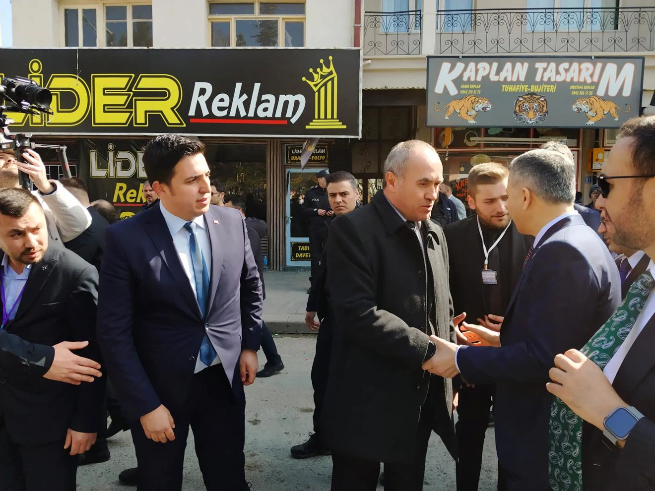 İçişleri Bakanımız Sayın Ali Yerlikaya’nın katılımlarıyla Ilgın Biyolojik Atıksu Arıtma Tesisi temel atma törenine Yüksekokul Müdürümüz Doç.Dr. Sinan Aktaş katılım sağlamışlardır.