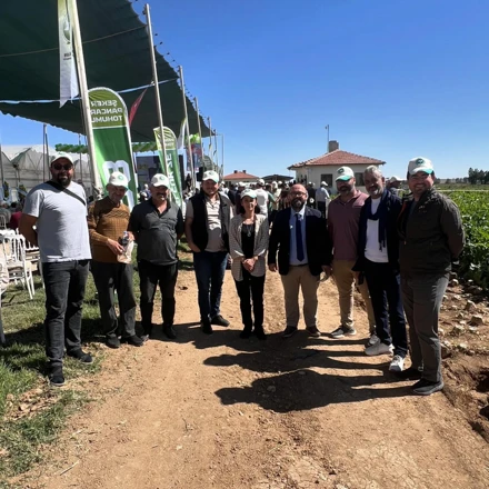 Meslek Yüksekokulumuz yönetimi ve personelleri ‘Tarla Günü’ etkinliğine katılım sağlamışlardır.