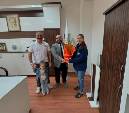 Ilgın TEMA Vakfı Temsilcisi Sayın Zeynel TEKER ve yönetim ekibi, Yüksekokul yönetimimize hayırlı olsun ziyaretinde bulunmuşlardır.