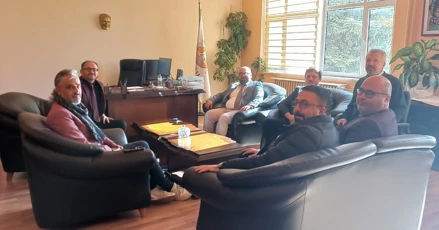 Yüksekokul Yönetimimiz, Sarayönü Meslek Yüksekokulu Müdürü Doç.Dr. Muhammed Kamil Öden’i makamında ziyaret etmiştir.