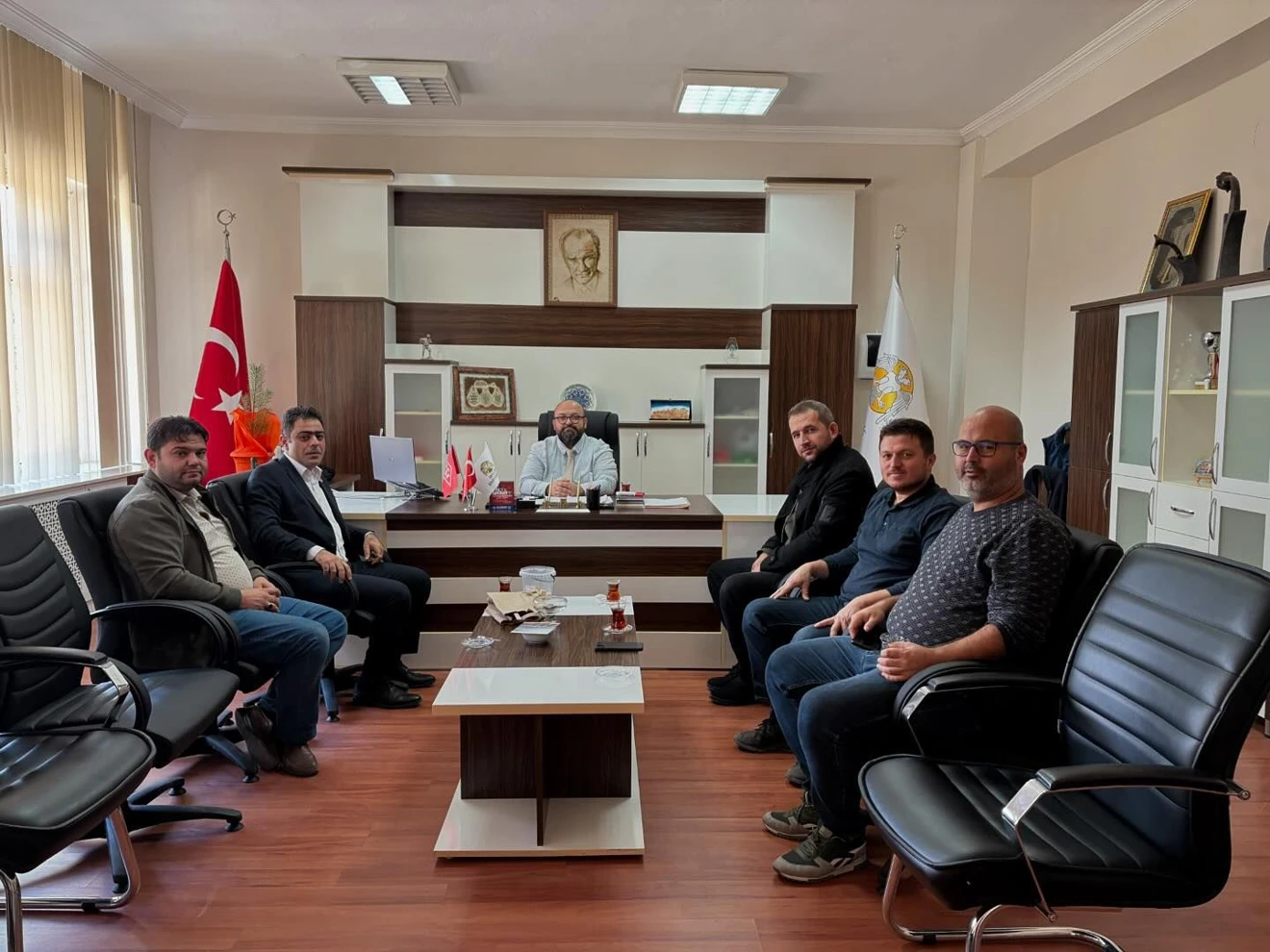 Ülkü Ocakları Ilgın İlçe Başkanı Sayın İlkay Yılmaz ve yönetim ekibi, yeni akademik yıl vesilesiyle Yüksekokulumuzu ziyaret etmişlerdir.