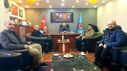 Türkiye Maden İşçileri Sendikası Konya ve Havalisi Şubesi Başkanı Sayın Yıldırım Beyazıt ÇETİN’e görevine yeniden seçilmesi sebebiyle hayırlı olsun ziyareti.