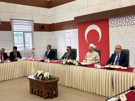 Türkiye İlahiyat ve İslami İlimler Fakülteleri Dekanlar Konseyi İstişare Toplantısı