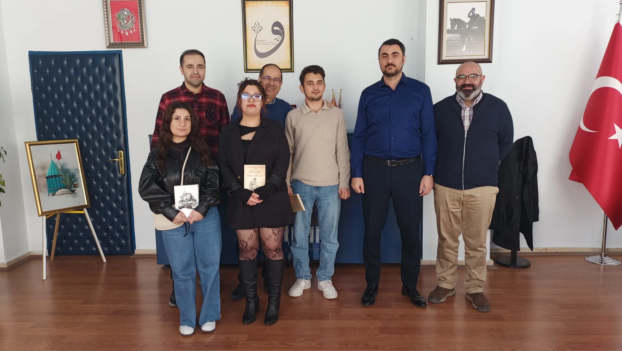 Okulumuzda Düzenlenen Satranç Turnuvasında Dereceye Giren Öğrencilerimize Hediye Takdimi