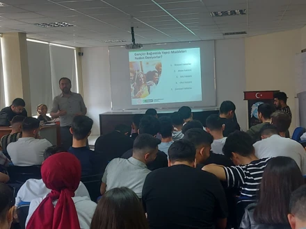 Aile ve sosyal hizmetler bakanlığı konya il müdürlüğü tarafından bağımlılık farkındalık eğitimi