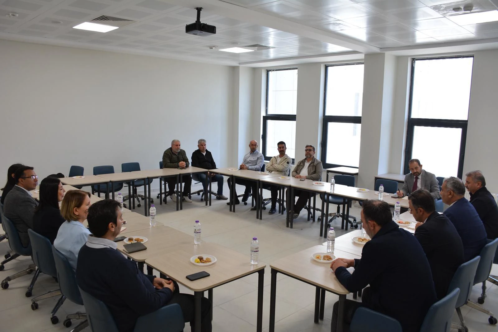 Kulu Kaymakamı Sayın Ömer Faruk CANPOLAT fakültemizi ziyaret etti.