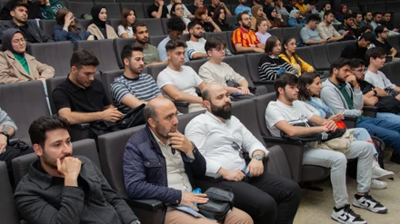 SÜ’de “Metaverse ve Yapay Zeka ile Eğitimin Geleceği” Paneli yapıldı