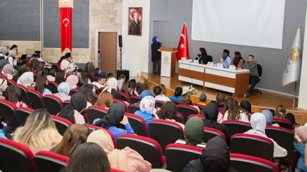SÜ’de “Sağlık Alanında Çalışan Çocuk Gelişimciler Paneli” yapıldı