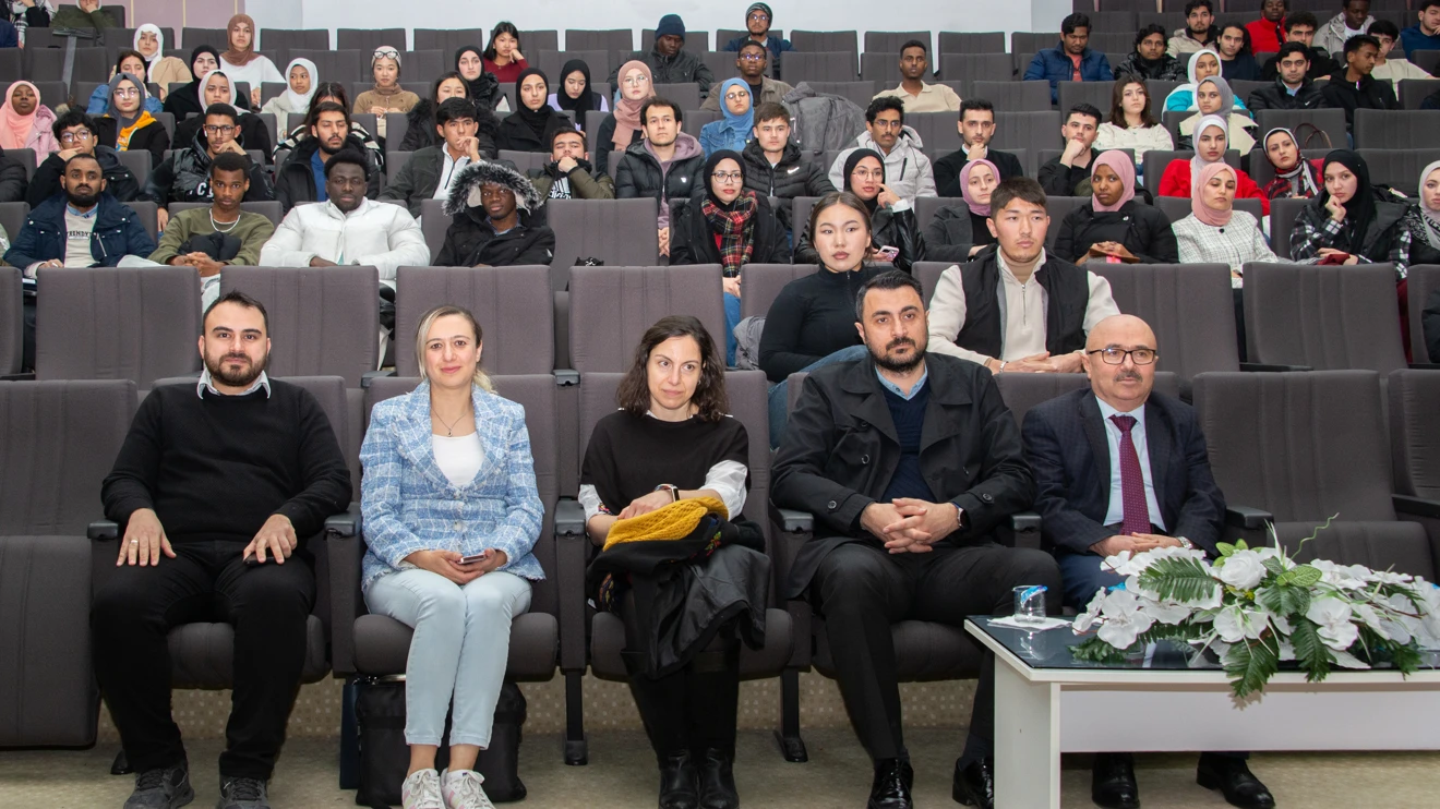YTB Türkiye Bursları Öğrenci Buluşmaları Selçuk Üniversitesinde gerçekleşti