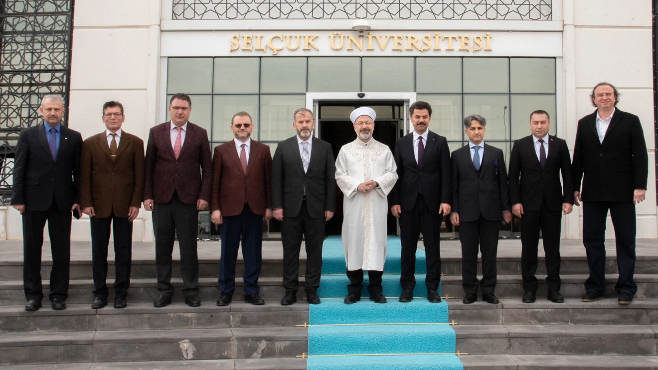 Diyanet İşleri Başkanı Erbaş, öğrencilerle buluştu
