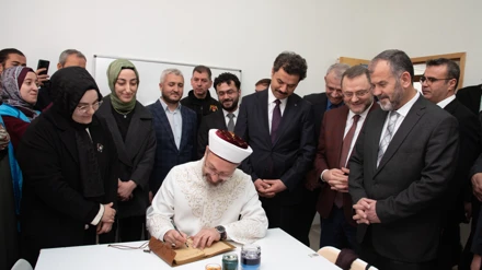 Diyanet İşleri Başkanı Erbaş, öğrencilerle buluştu