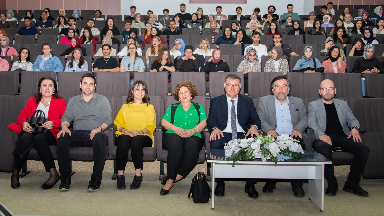 Selçuk'ta “Engelleri Aşan Engelsizler” adlı söyleşi yapıldı