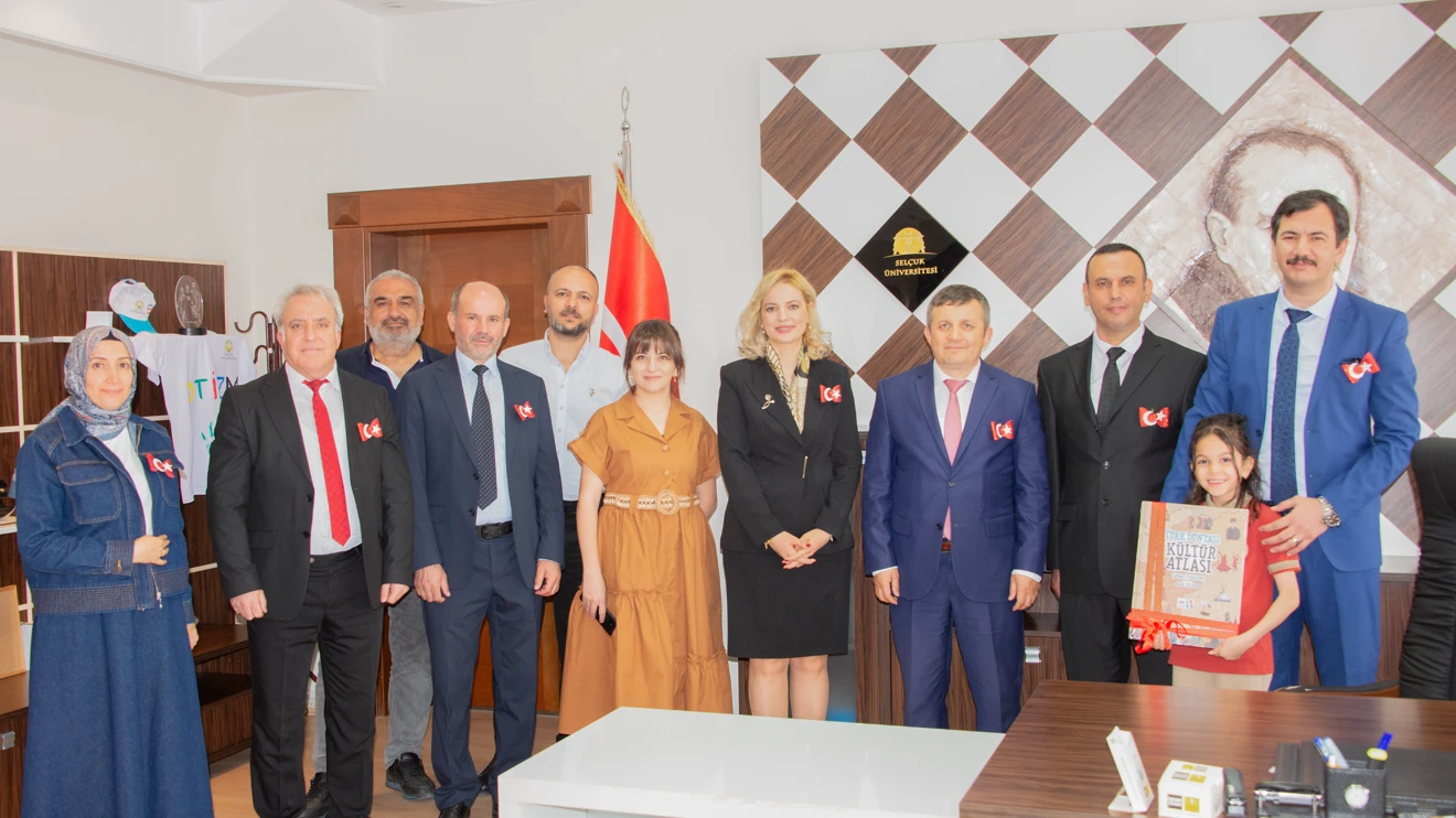 Selçuk Üniversitesinde 23 Nisan Coşkusu: Çocuklar, materyal ve oyun şenliğinde buluştu