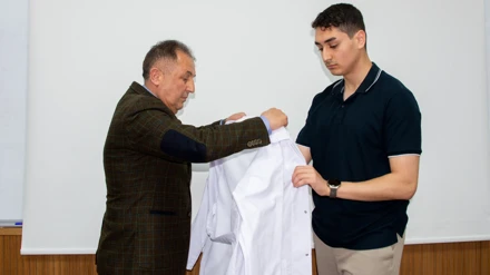 Fen Fakültesi öğrencileri beyaz önlük giydi