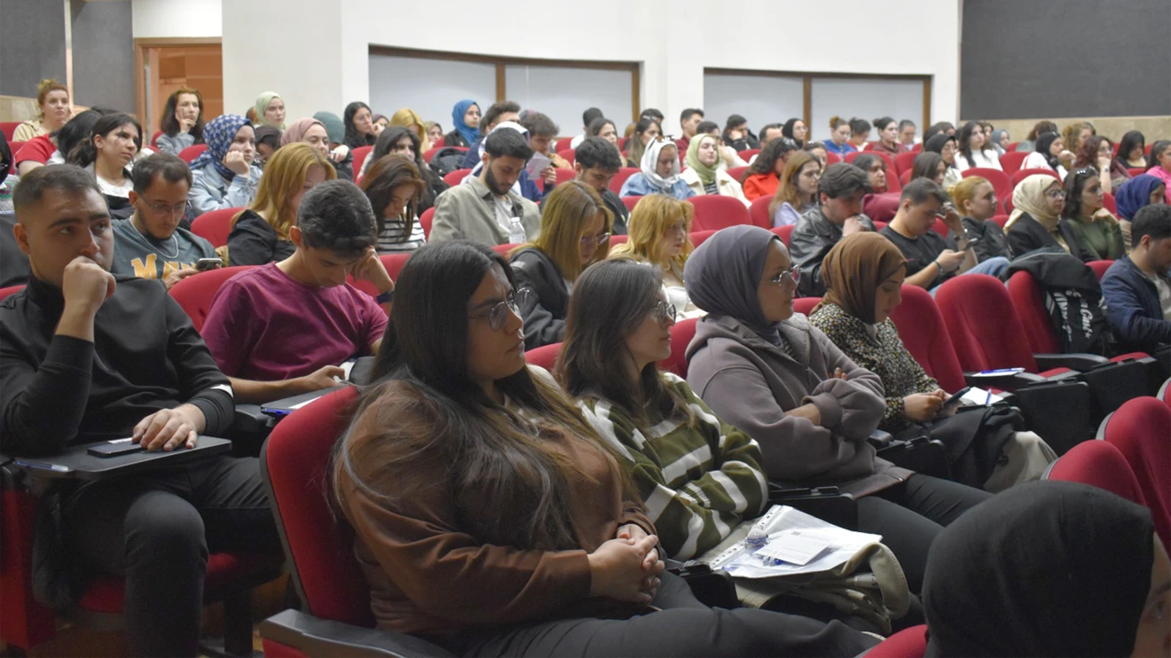 “Yapay Zeka ve Moda Tasarımında Yeni Yaklaşımlar Paneli” yapıldı