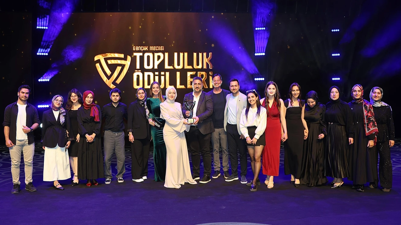 Selçuk Üniversitesi öğrenci toplulukları ödüllerle göz doldurdu