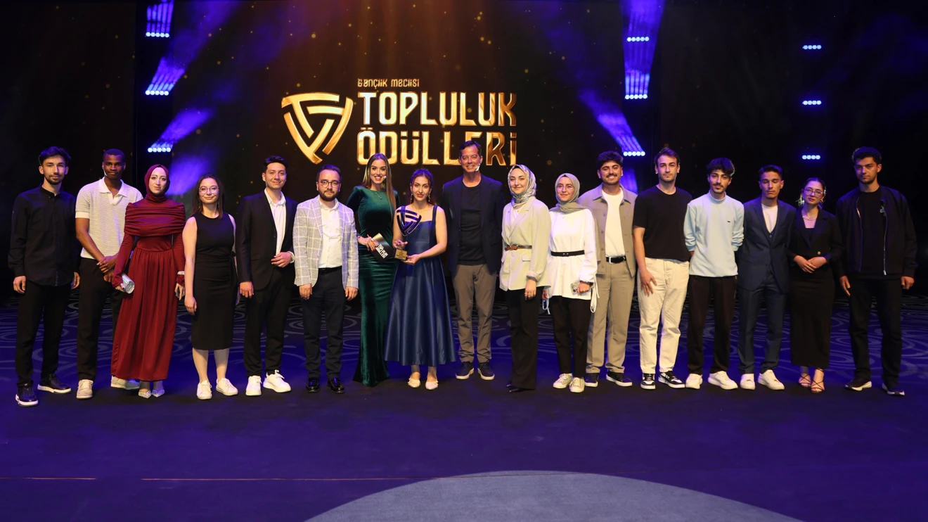 Selçuk Üniversitesi öğrenci toplulukları ödüllerle göz doldurdu