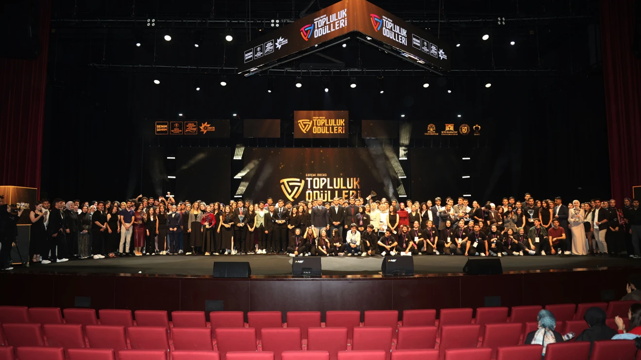 Selçuk Üniversitesi öğrenci toplulukları ödüllerle göz doldurdu