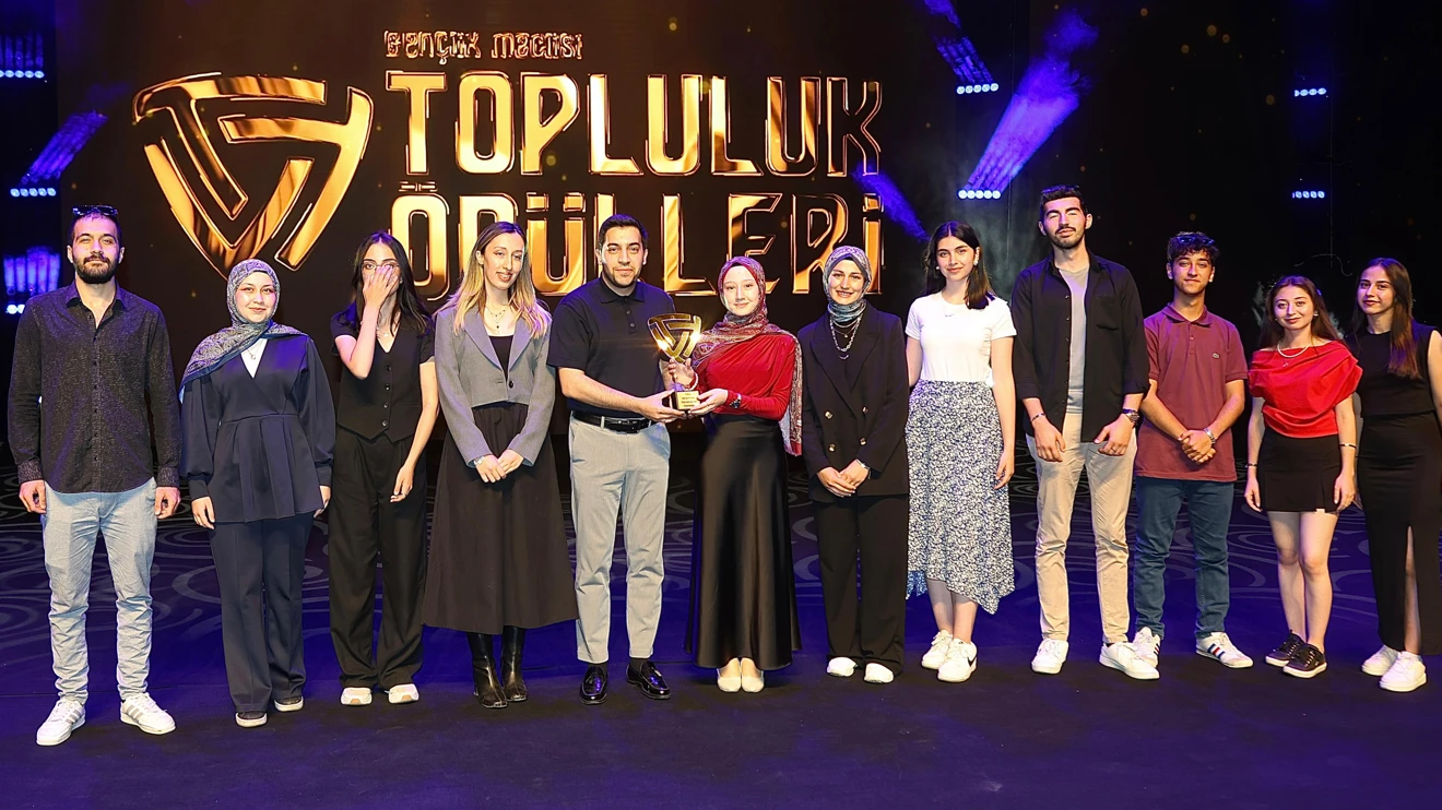 Selçuk Üniversitesi öğrenci toplulukları ödüllerle göz doldurdu