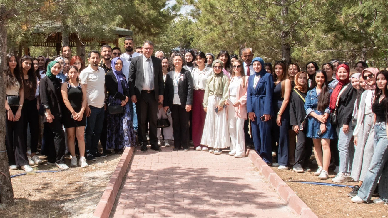 Sağlık Bilimleri Fakültesinde sosyal sorumluluk projeleri sergilendi