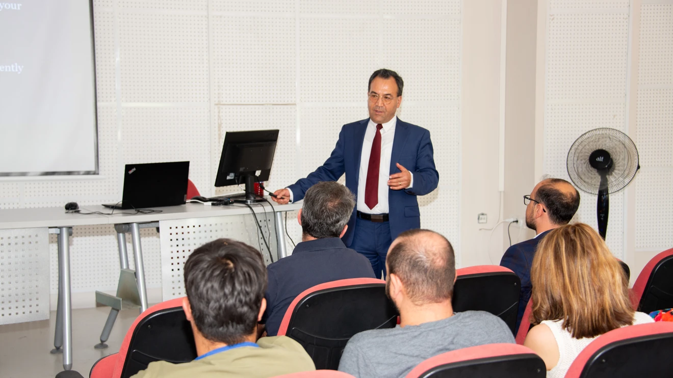 Prof. Dr. Erdoğan Memili, araştırmacılarla buluştu