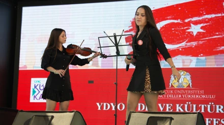 Selçuk Üniversitesinde 3. Dil ve Kültür Şenliği coşkusu
