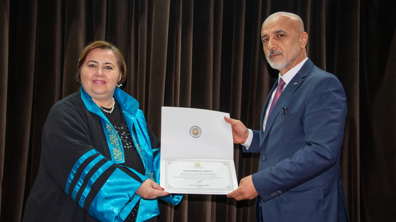 Fen Fakültesi Akademik Başarı Ödülleri Takdim Töreni yapıldı