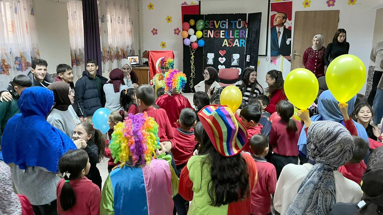 3 Aralık Dünya Engelliler Günü’nde Selçuk Üniversitesinden Anlamlı Farkındalık Etkinliği