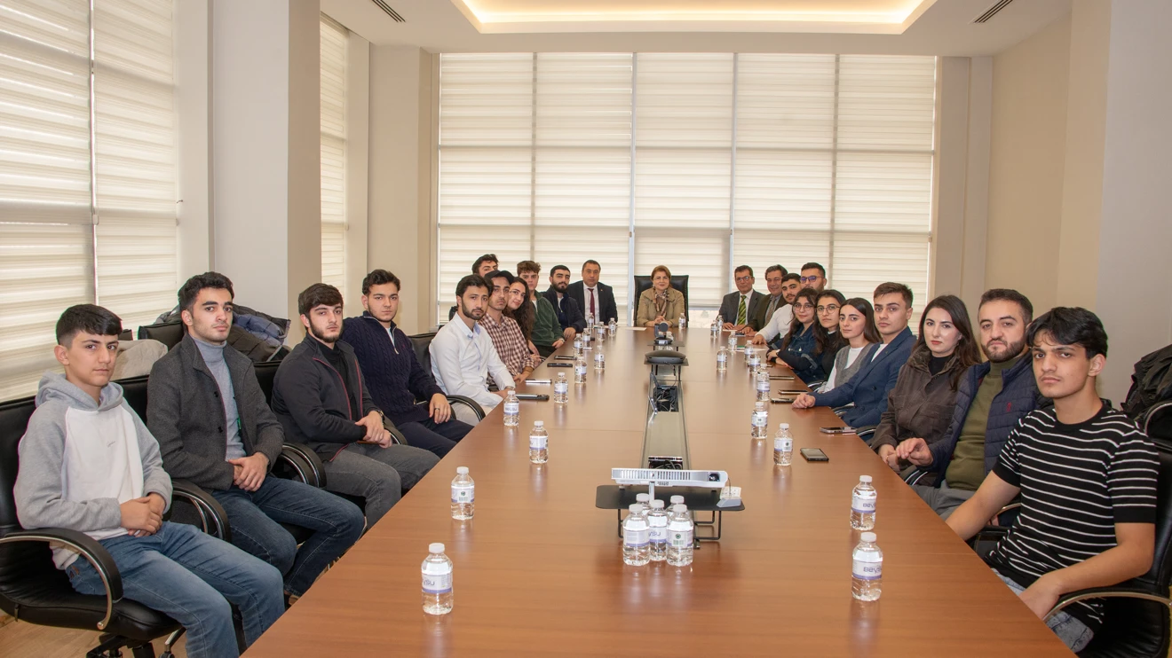 Azerbaycan Eğitim Müşaviri Nesibova’dan Selçuk Üniversitesine ziyaret