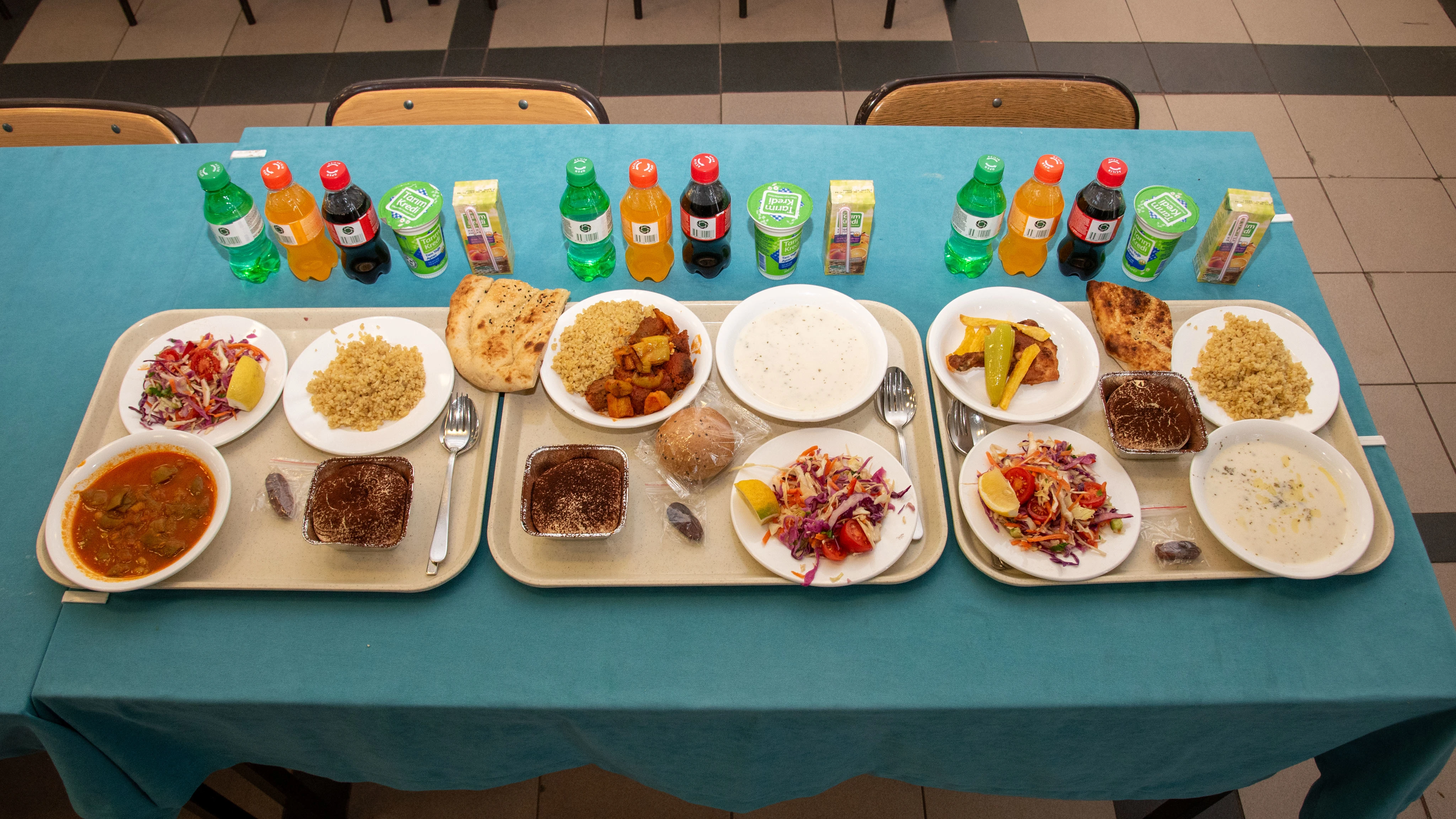 Selçuk Üniversitesi Yemekhanesinde binlerce öğrenci iftar sofralarında buluşuyor