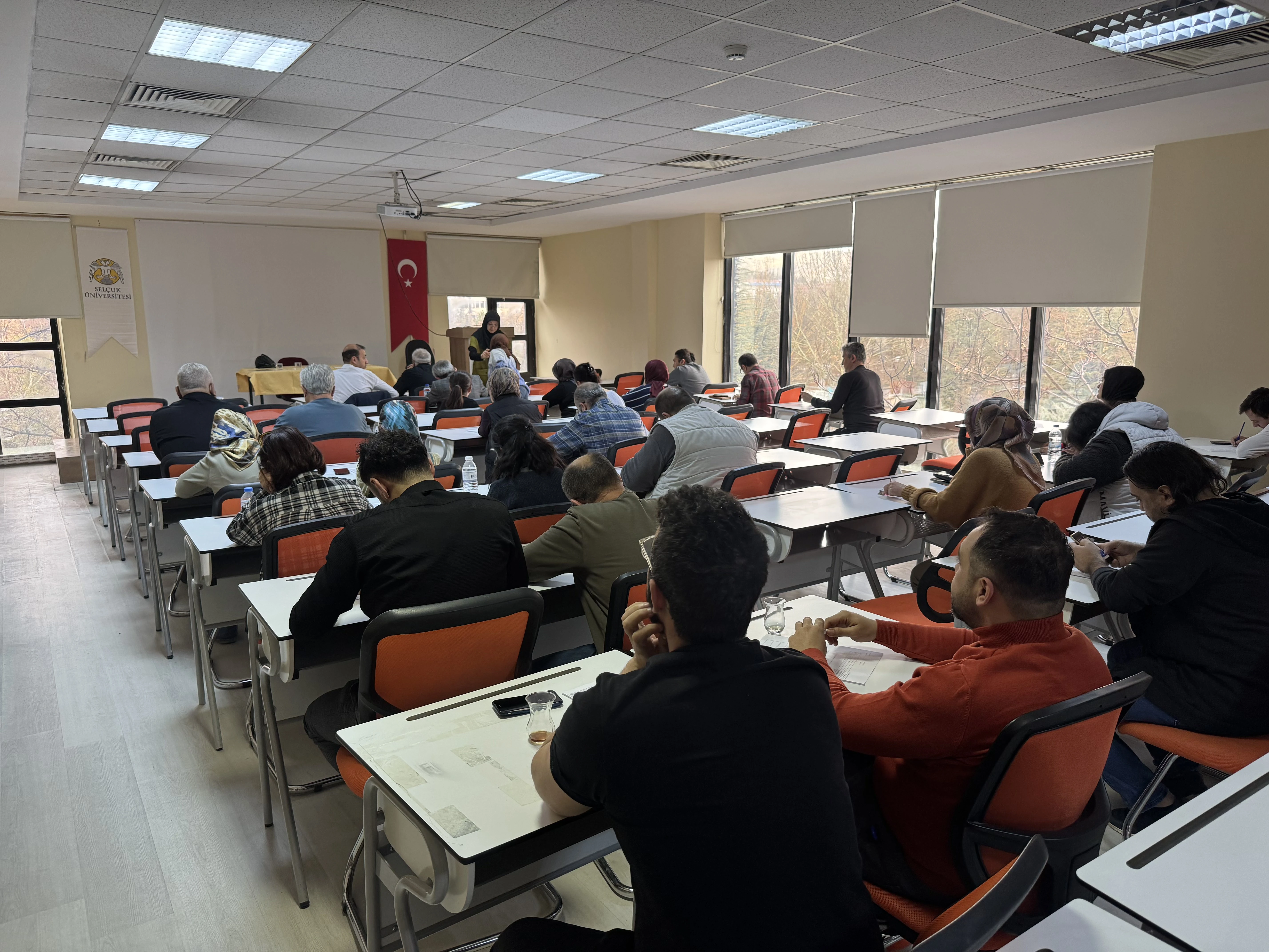 Kütüphanemizde "Verimli Çalışmanın Görünmeyen Yüzü: Ruh Sağlığı" Konulu Hizmet İçi Eğitim Gerçekleştirildi