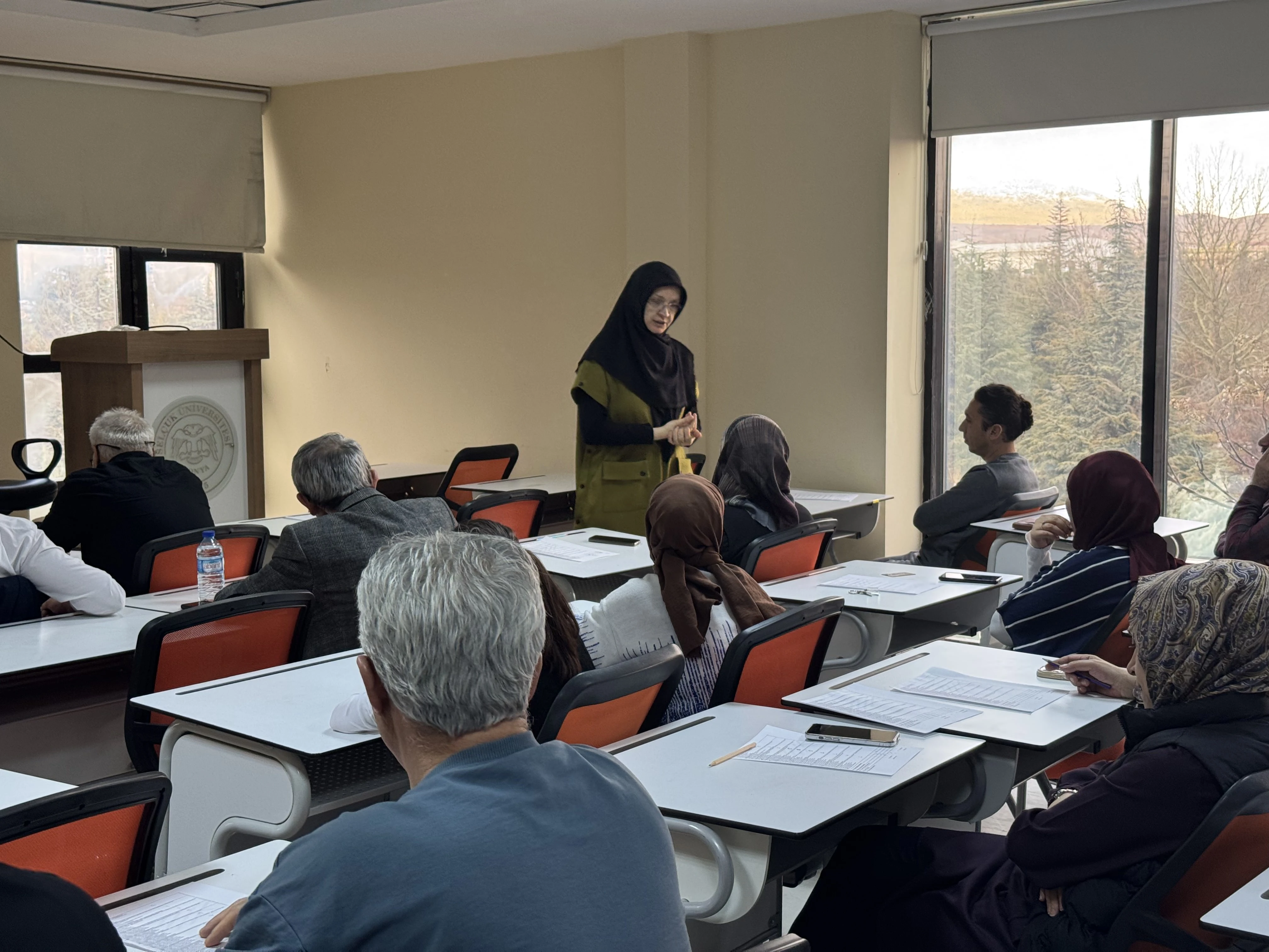 Kütüphanemizde "Verimli Çalışmanın Görünmeyen Yüzü: Ruh Sağlığı" Konulu Hizmet İçi Eğitim Gerçekleştirildi