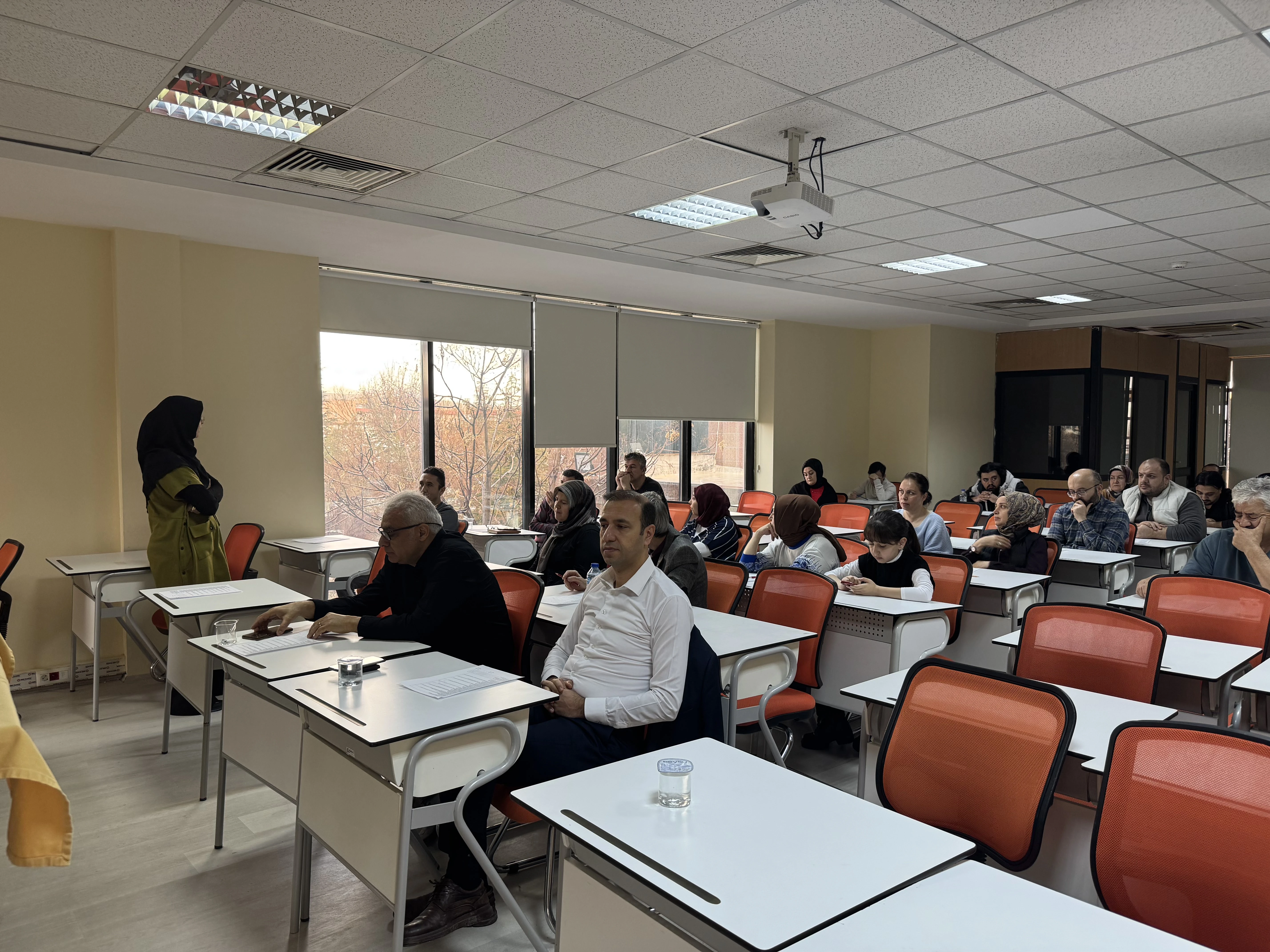 Kütüphanemizde "Verimli Çalışmanın Görünmeyen Yüzü: Ruh Sağlığı" Konulu Hizmet İçi Eğitim Gerçekleştirildi