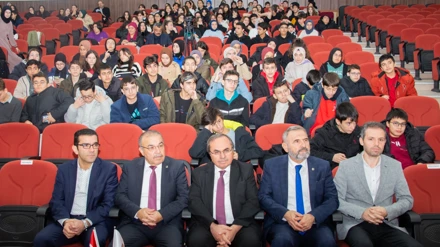 Selçuk Üniversitesinde Mevlana Öğrenci Paneli düzenlendi