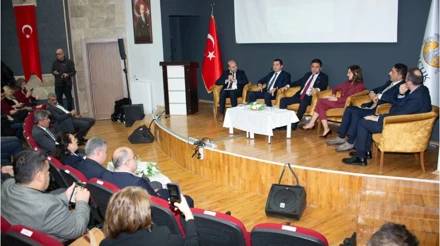 Ayakkabı sektörünün geleceği panelde tartışıldı