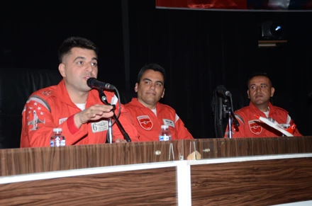 GENÇ KANATLAR TOPLULUĞU