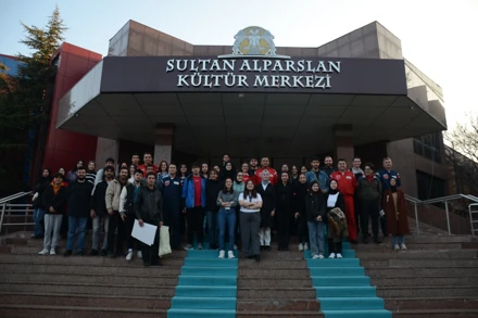 GENÇ KANATLAR TOPLULUĞU