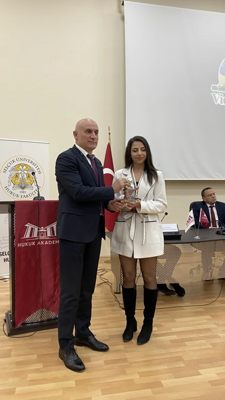 Hukuk Akademisi Topluluğu