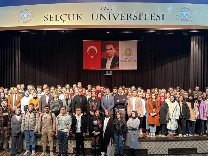 "Fizyoterapistlik Mesleğinin Yarını" Etkinliği, Gelecek Perspektiflerini İnceliyor