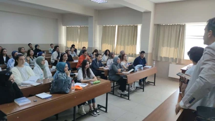 SAĞLIK YÖNETİMİ BÖLÜMÜ 2025-2026 1. SINIF ÖĞRENCİLERİ İLE ORYANTASYON VE TANIŞMA TOPLANTISI