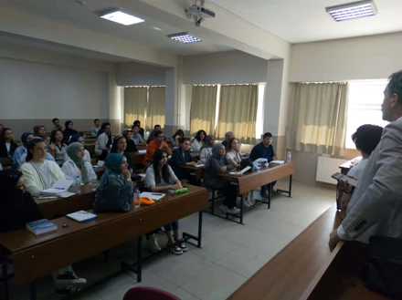 SAĞLIK YÖNETİMİ BÖLÜMÜ 2025-2026 1. SINIF ÖĞRENCİLERİ İLE ORYANTASYON VE TANIŞMA TOPLANTISI