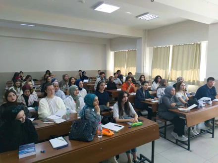 SAĞLIK YÖNETİMİ BÖLÜMÜ 2025-2026 1. SINIF ÖĞRENCİLERİ İLE ORYANTASYON VE TANIŞMA TOPLANTISI